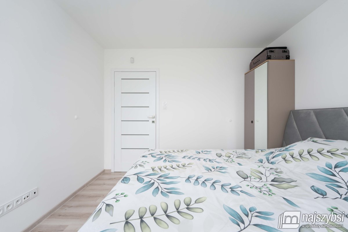 Pogorzelica - nowy dom + dwa apartamenty (16)