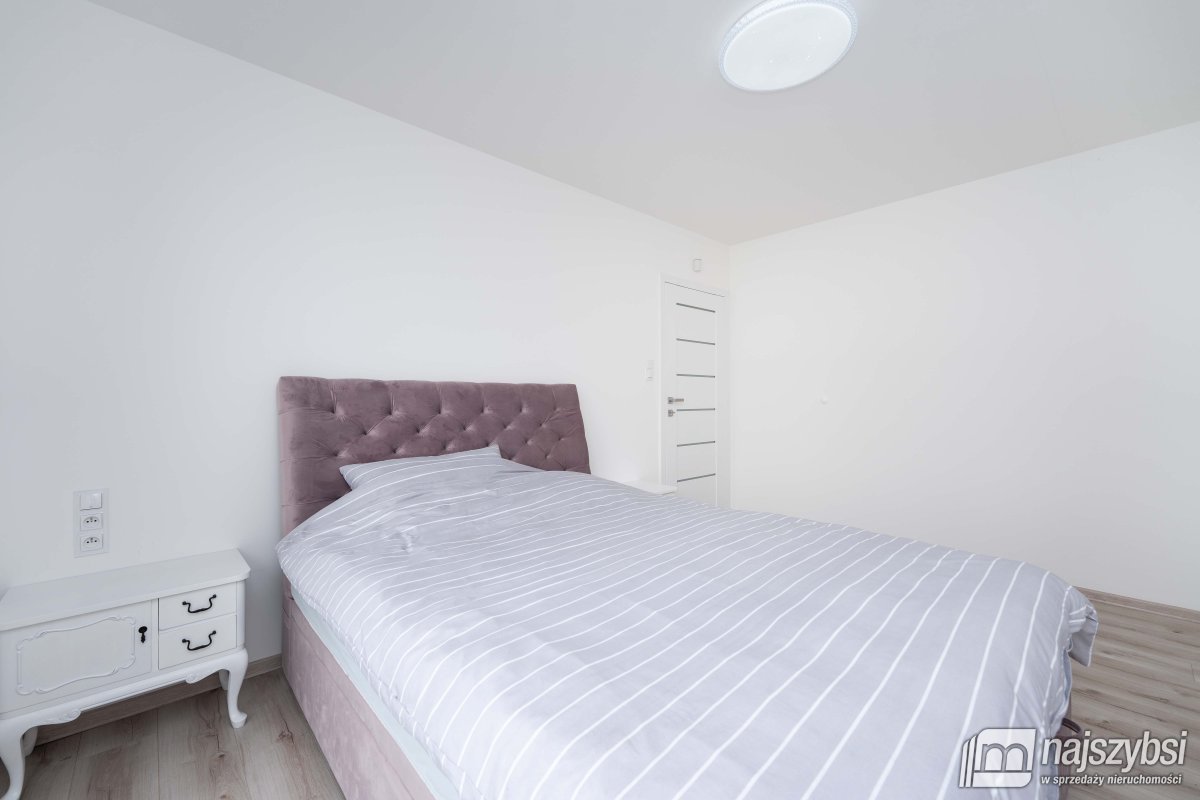 Pogorzelica - nowy dom + dwa apartamenty (21)