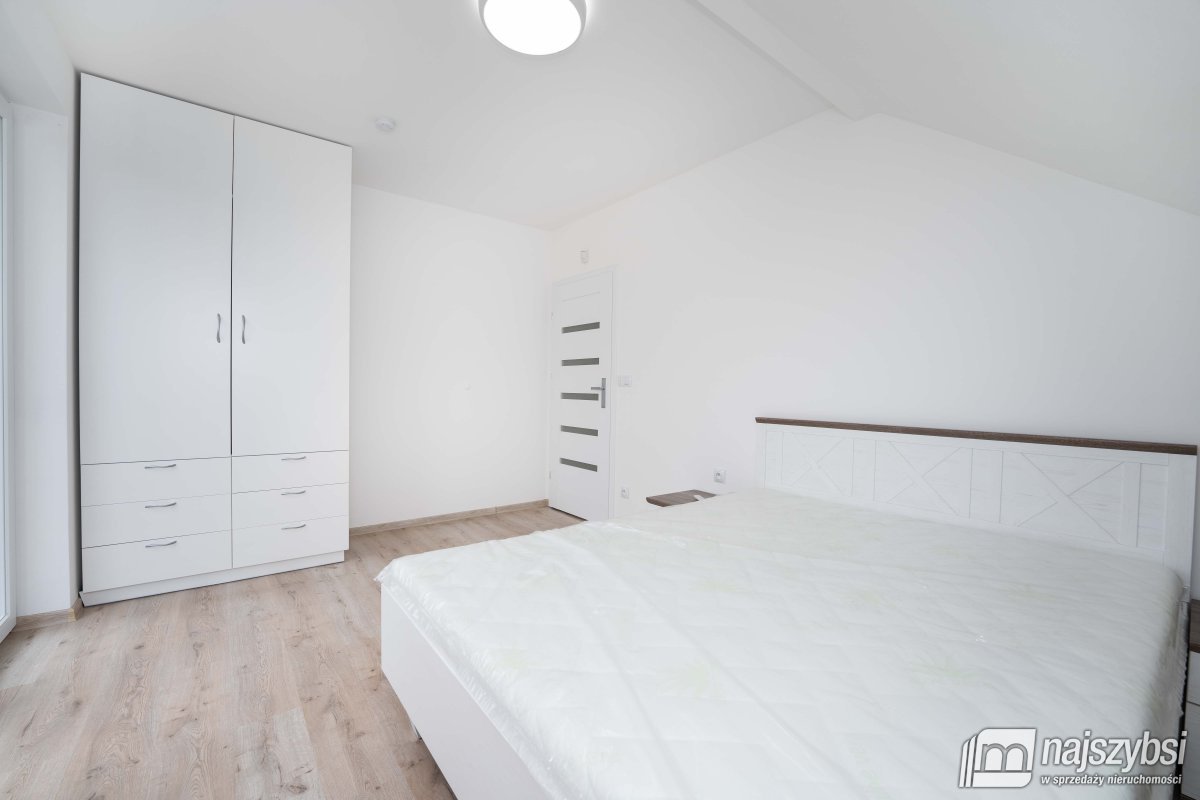 Pogorzelica - nowy dom + dwa apartamenty (30)