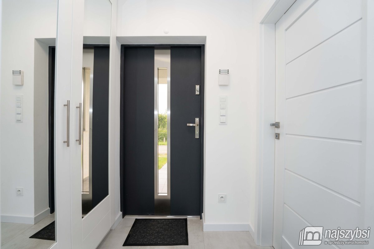 Pogorzelica - nowy dom + dwa apartamenty (36)