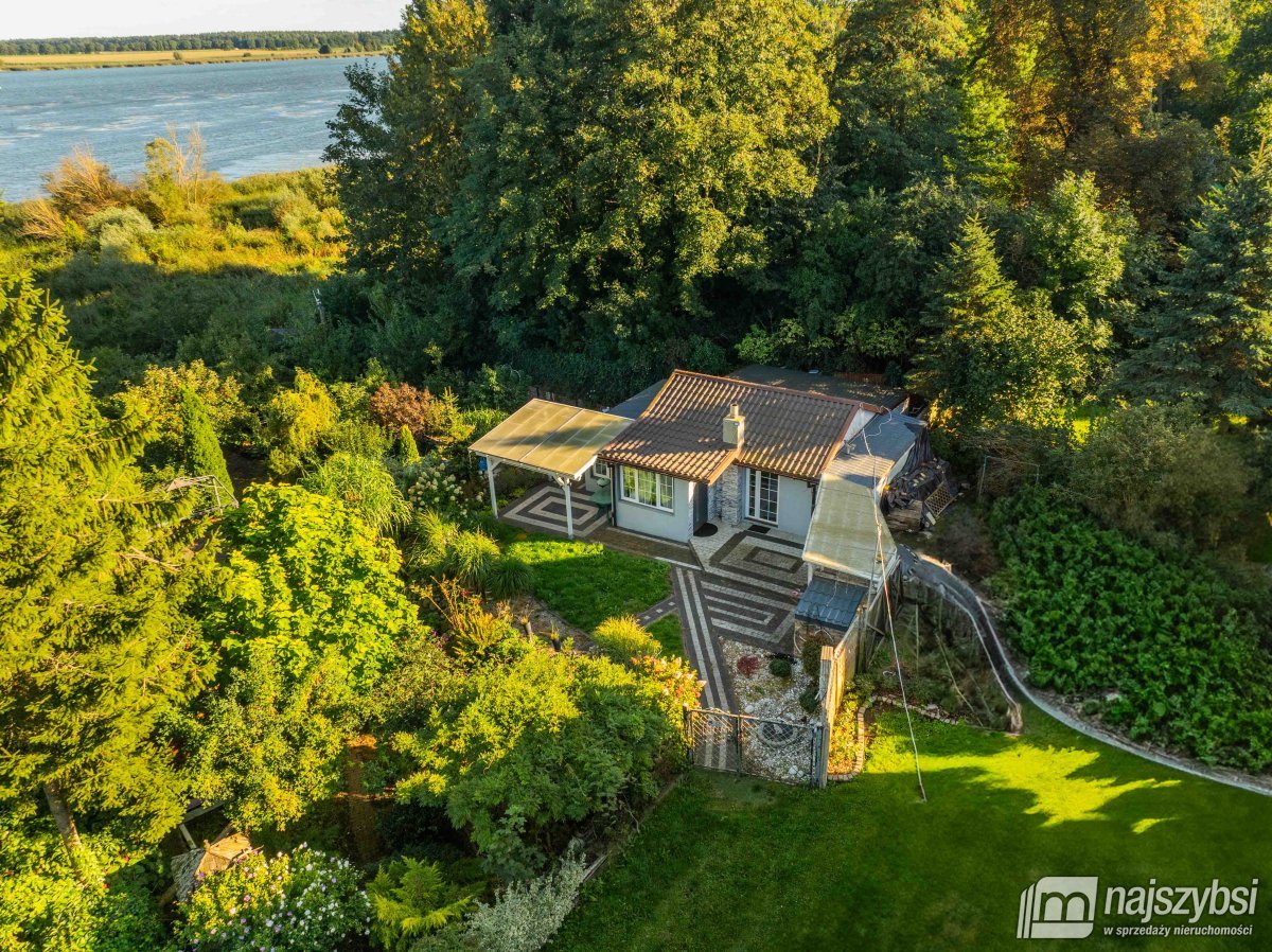 Uroczy dom całoroczny nad rzeką Dziwną (11)