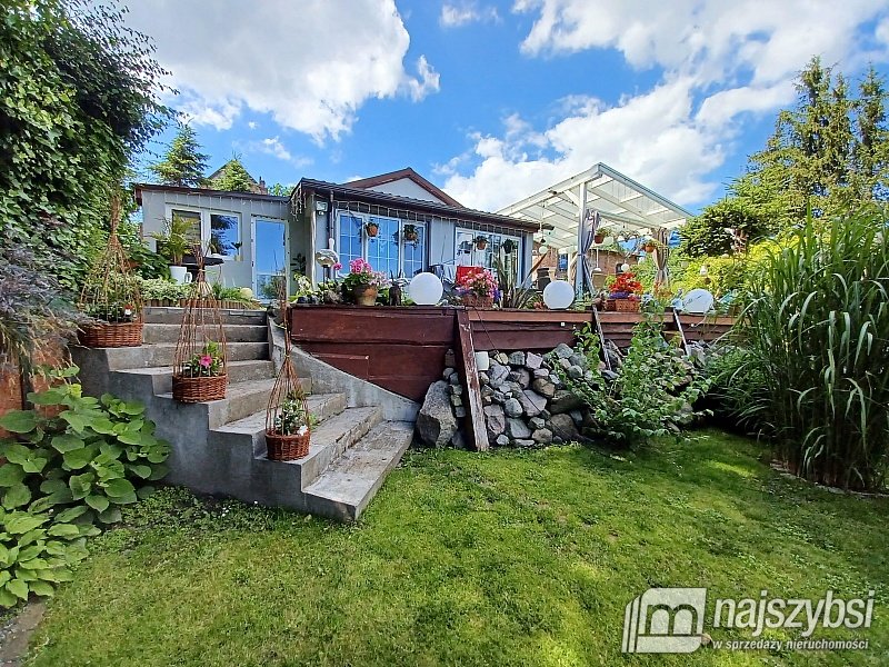 Uroczy dom całoroczny nad rzeką Dziwną (9)