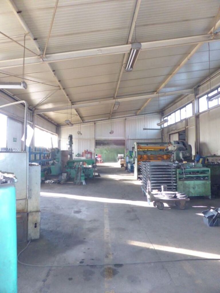 Na sprzedaż obiekt biurowo-warsztatowo-magazynowy (3)