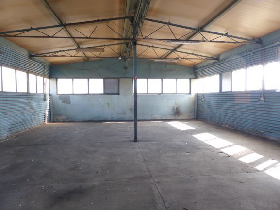 Na sprzedaż obiekt biurowo-warsztatowo-magazynowy (14)