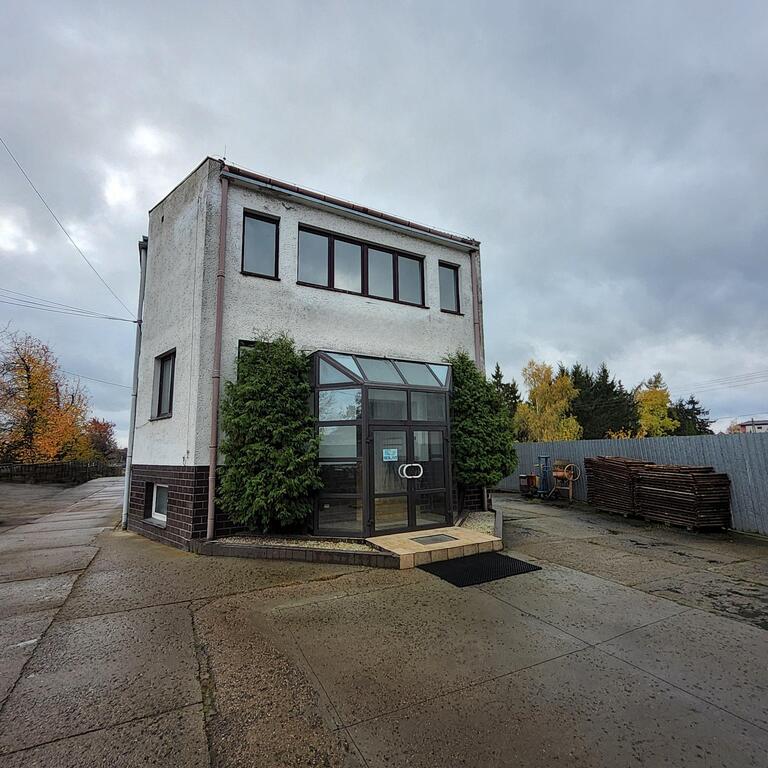 Na sprzedaż obiekt biurowo-warsztatowo-magazynowy (1)