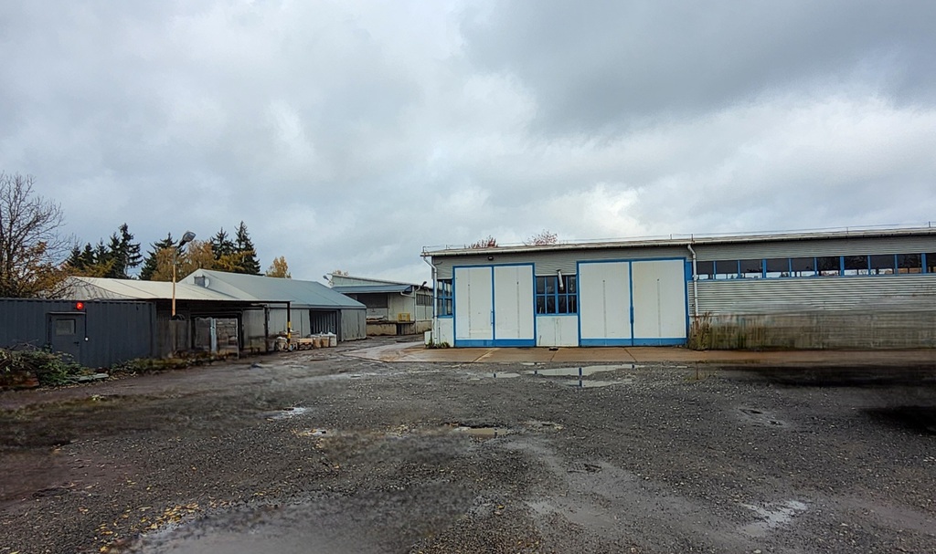 Na sprzedaż obiekt biurowo-warsztatowo-magazynowy (24)