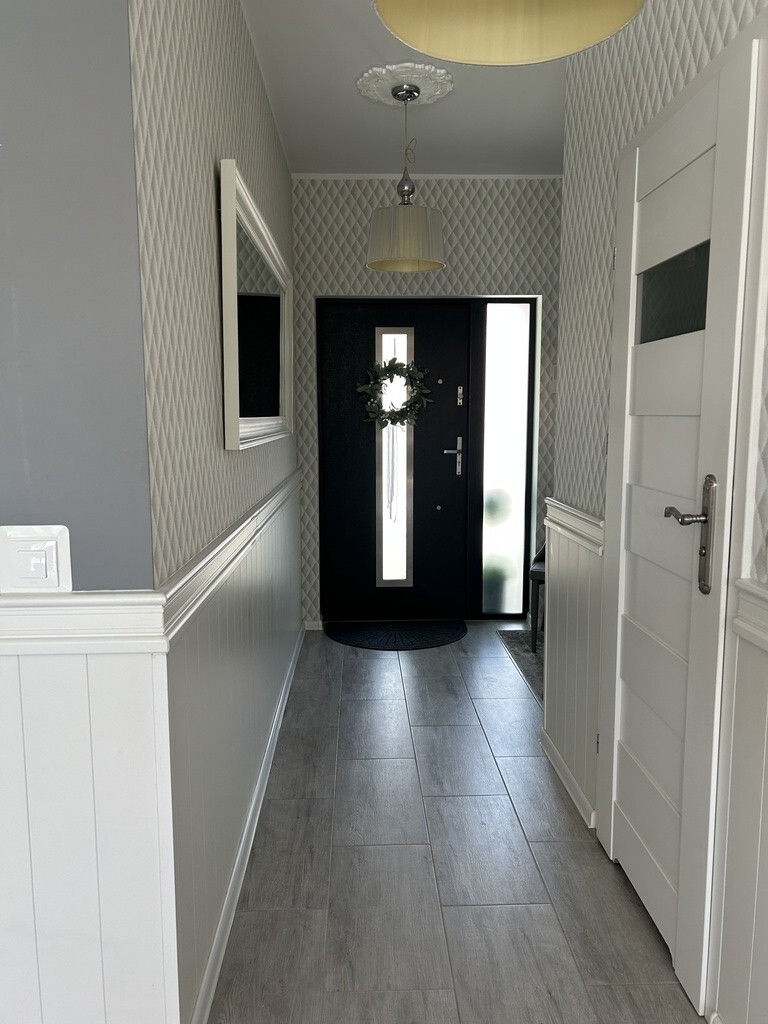 Dwupoziomowy apartament będący namiastką domu. (10)