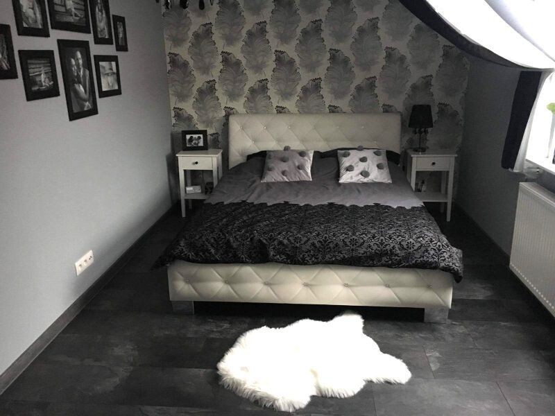 Dwupoziomowy apartament będący namiastką domu. (6)