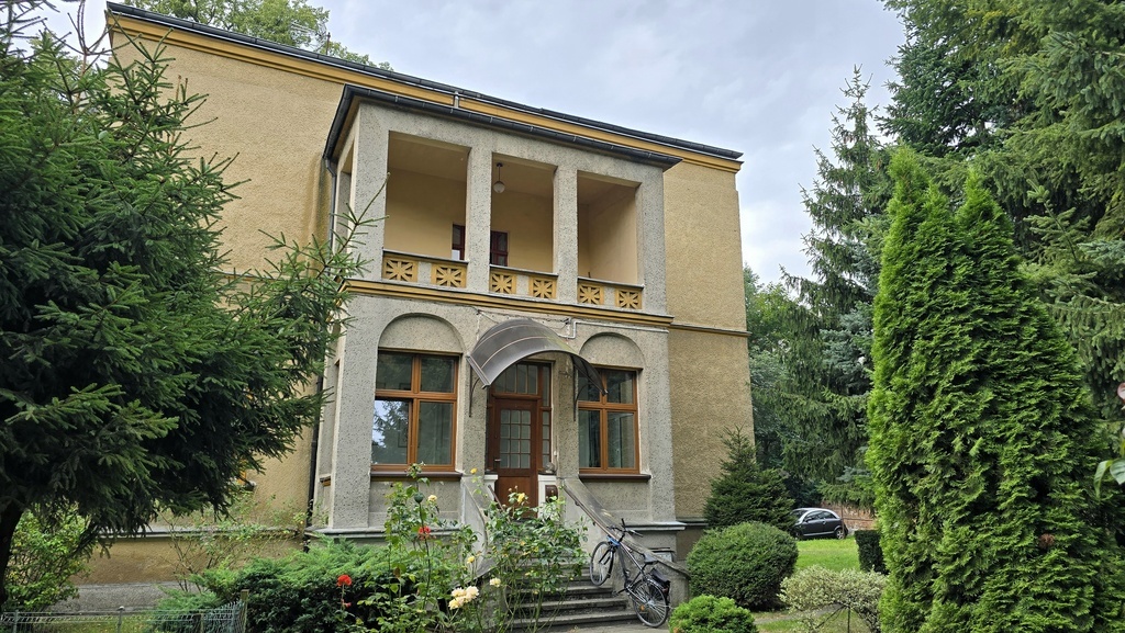 Na sprzedaż PIĘTRO przedwojennej WILLI w centrum (2)