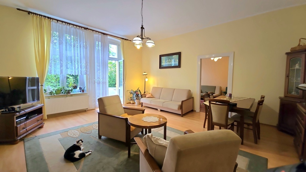 Na sprzedaż PIĘTRO przedwojennej WILLI w centrum (9)