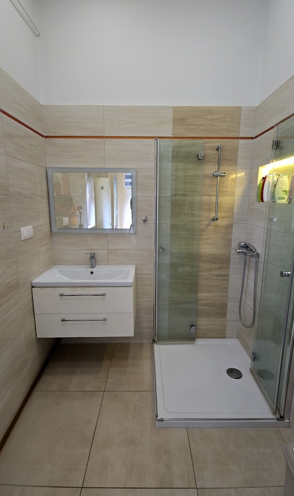 Na sprzedaż PIĘTRO przedwojennej WILLI w centrum (13)