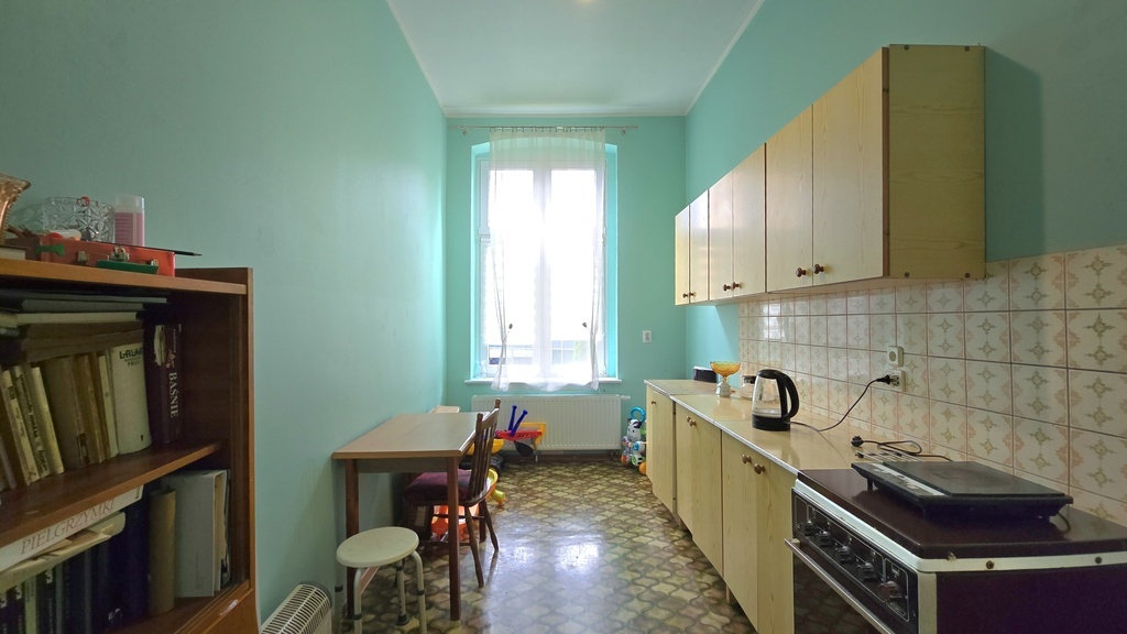 Na sprzedaż PIĘTRO przedwojennej WILLI w centrum (16)