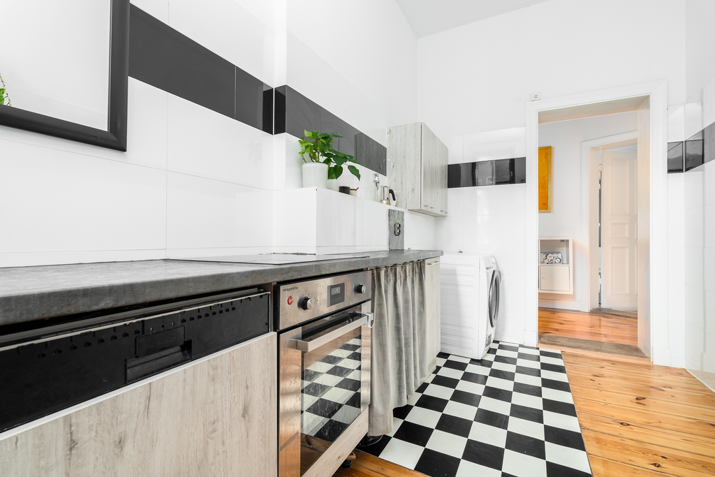 Wyjątkowe 4.pok. mieszkanie z duszą w kamienicy! (12)