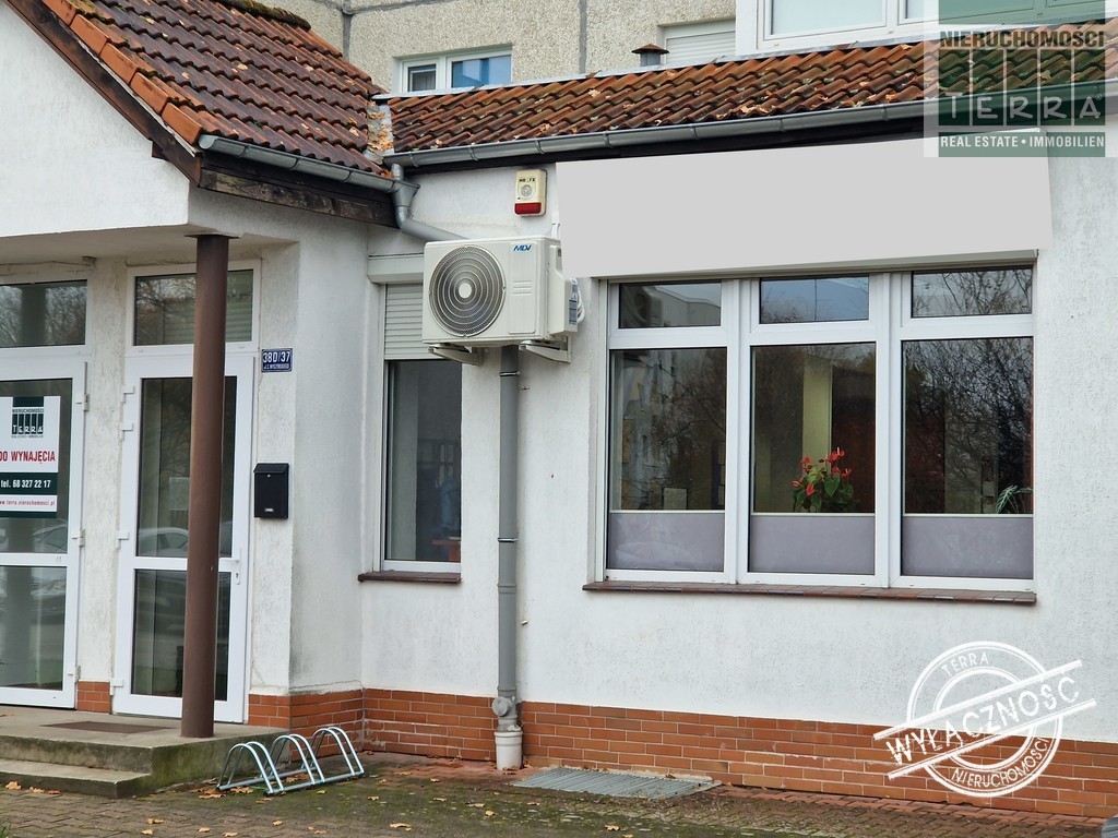 Lokal biurowo-usługowy (12)