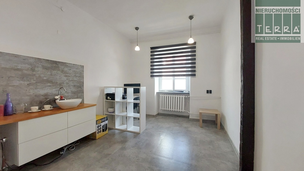 Mały lokal użytkowy w Śródmieściu (1)