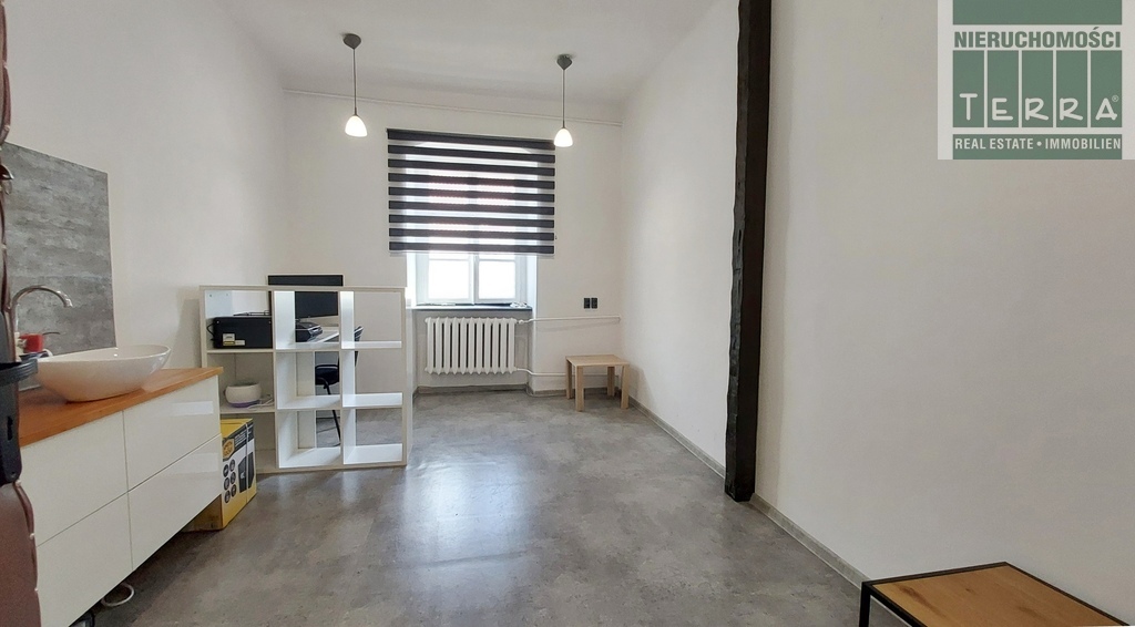 Mały lokal użytkowy w Śródmieściu (4)