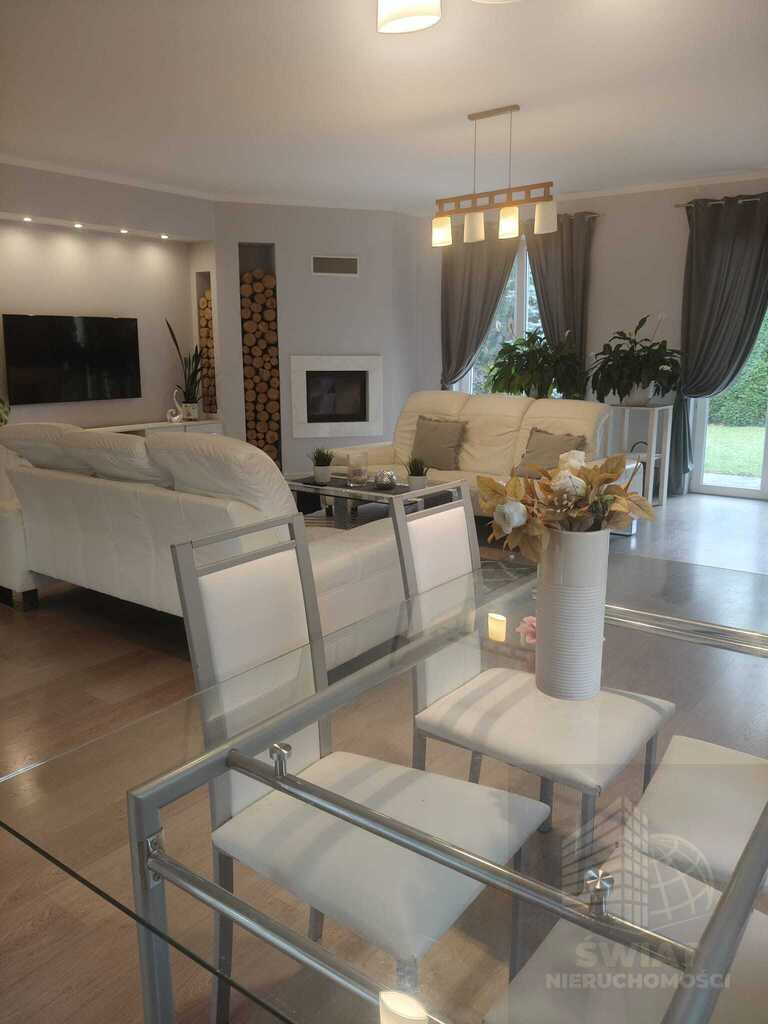 Na sprzedaż komfortowy dom wolnostojący (3)