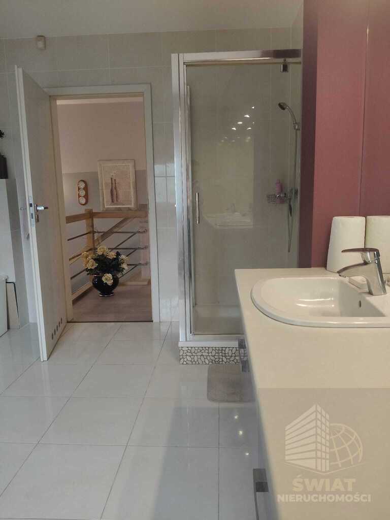 Na sprzedaż komfortowy dom wolnostojący (14)