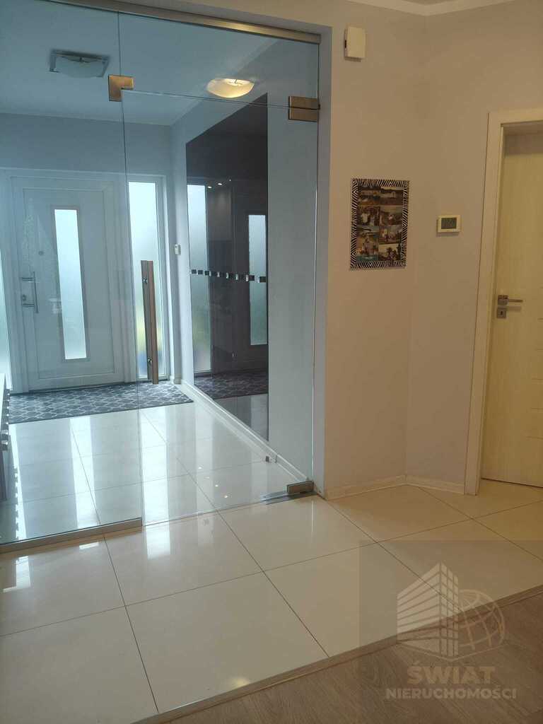 Na sprzedaż komfortowy dom wolnostojący (7)