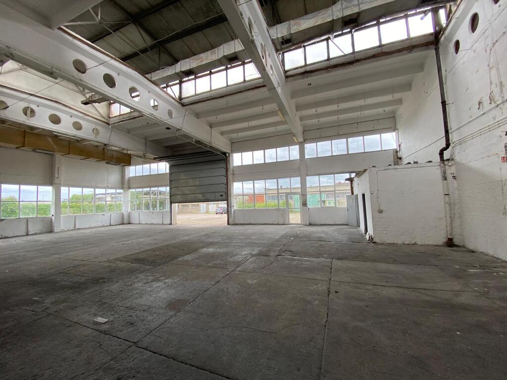 Hala magazynowo-produkcyjna z suwnicą (3)