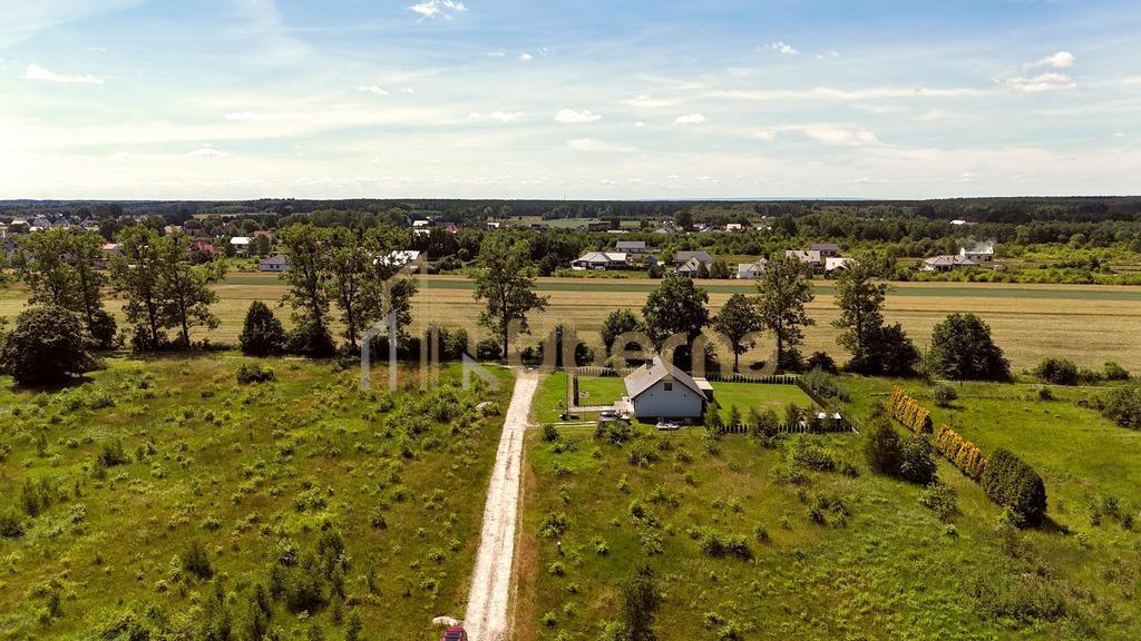 Mały dom w Białuniu na dużej działce (7)
