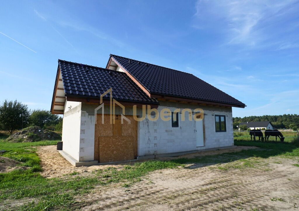 Mały dom w Białuniu na dużej działce (5)