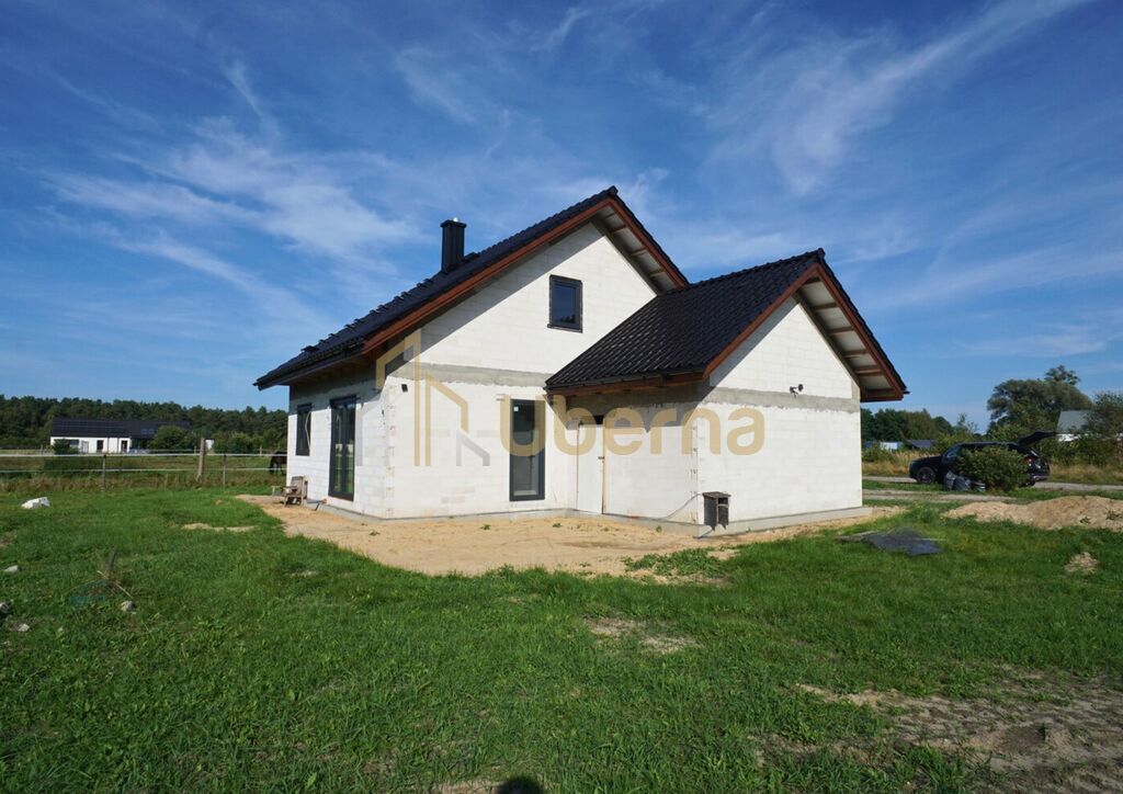 Mały dom w Białuniu na dużej działce (12)