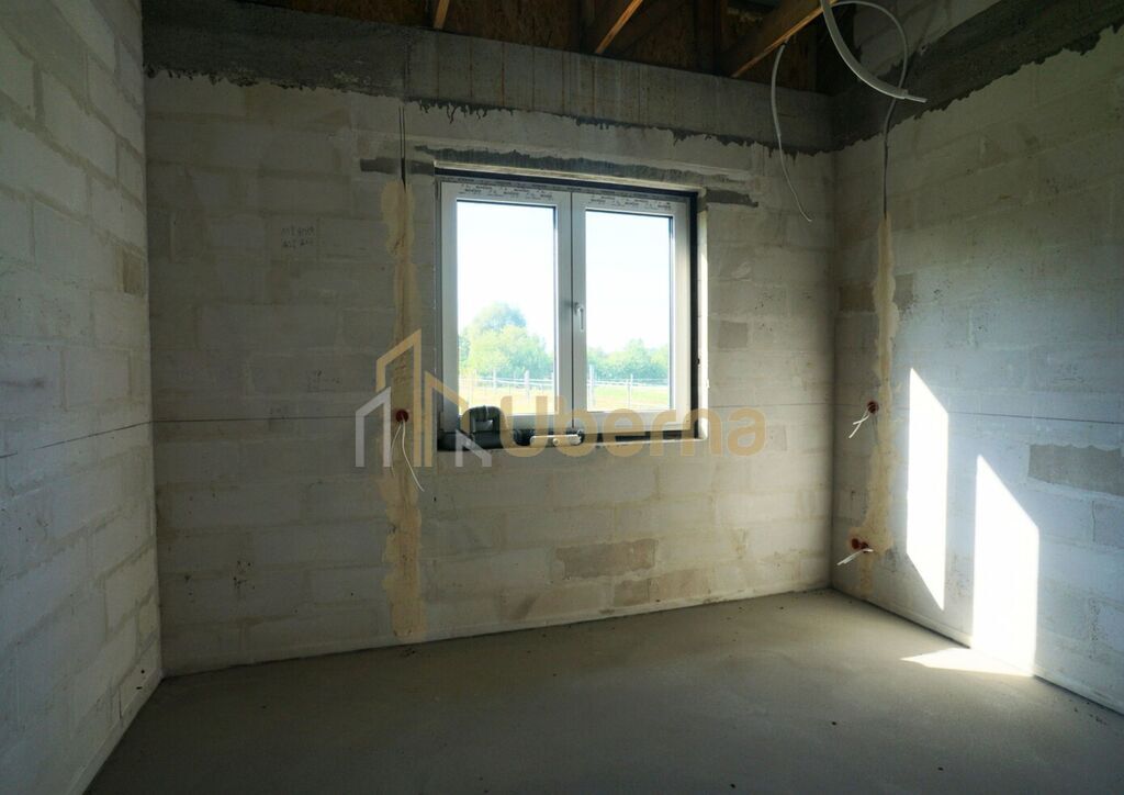 Mały dom w Białuniu na dużej działce (14)