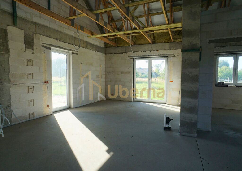 Mały dom w Białuniu na dużej działce (15)