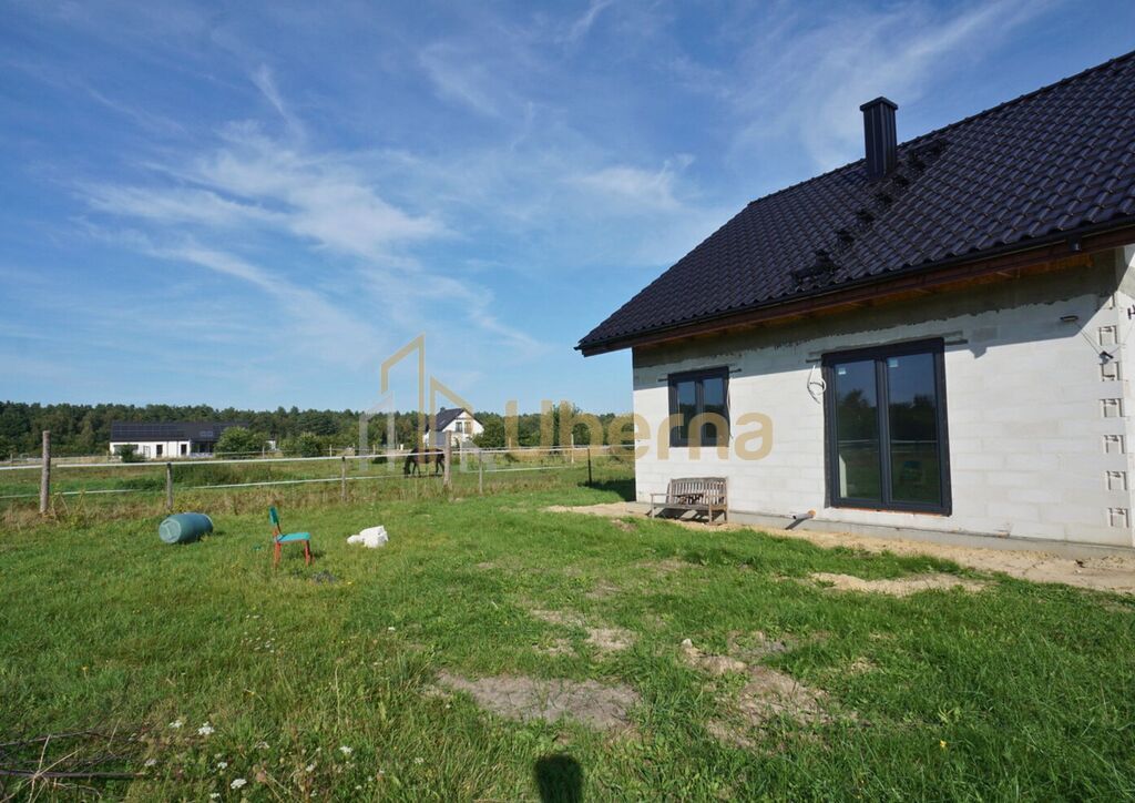 Mały dom w Białuniu na dużej działce (10)
