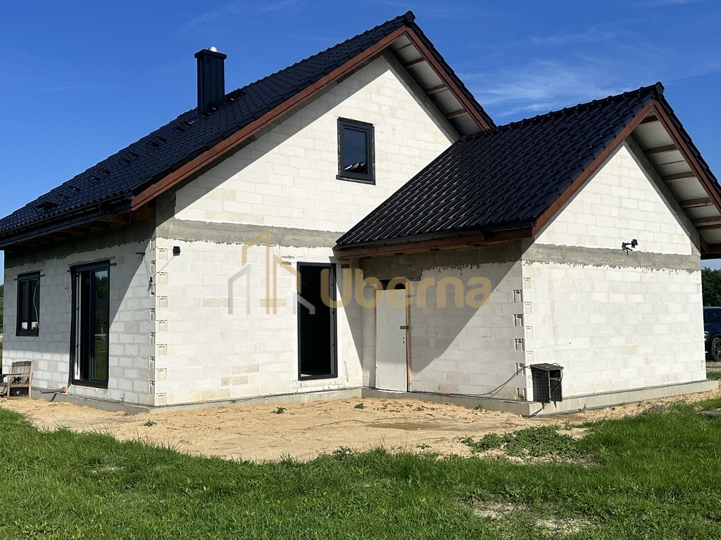 Mały dom w Białuniu na dużej działce (2)