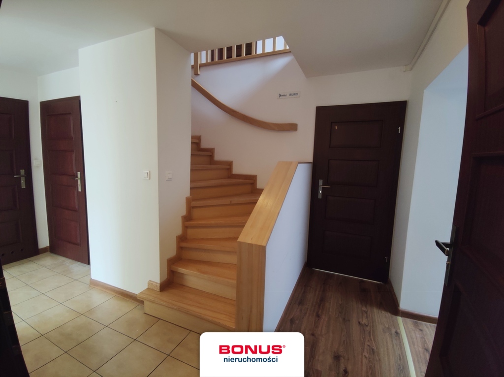 # Os. Bajkowe # skrajny, duży szereg # na biuro # (5)