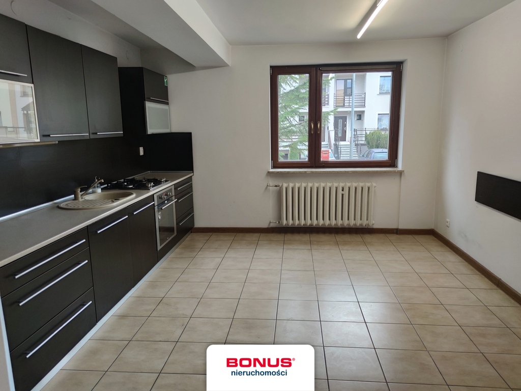 # Os. Bajkowe # skrajny, duży szereg # na biuro # (6)