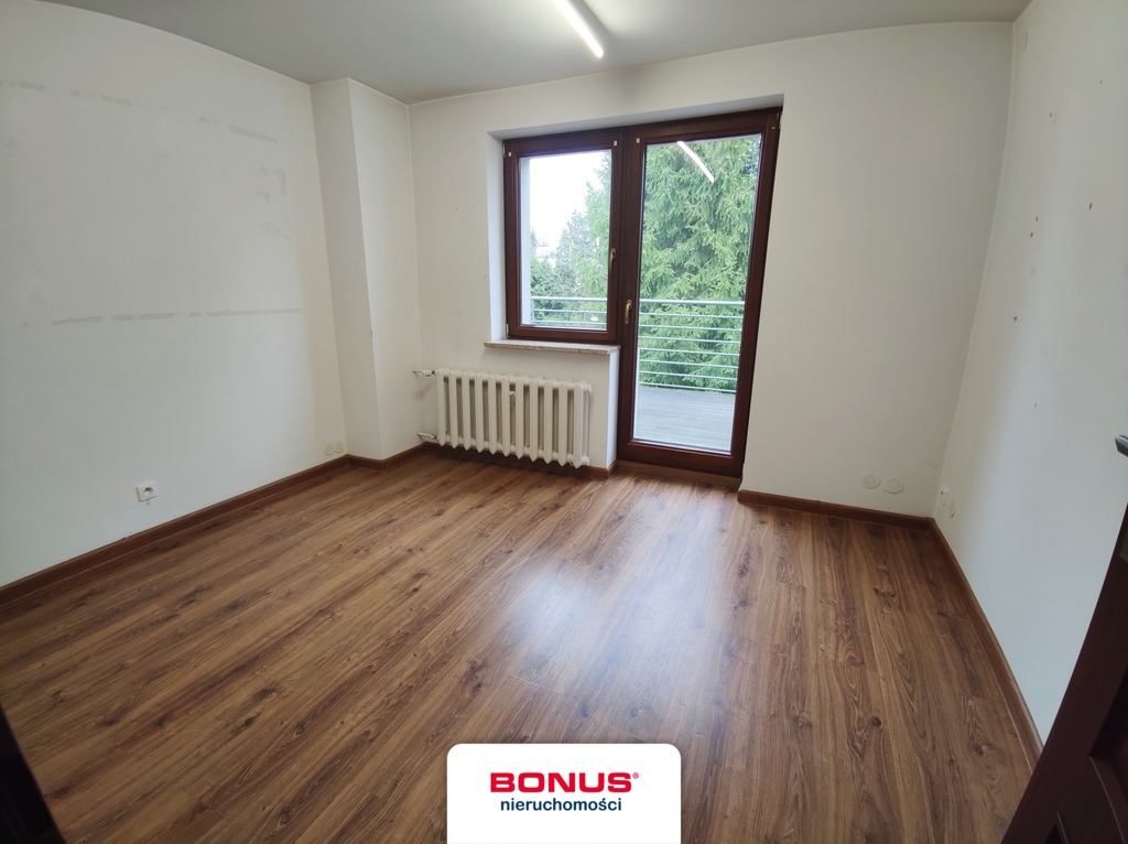 # Os. Bajkowe # skrajny, duży szereg # na biuro # (11)