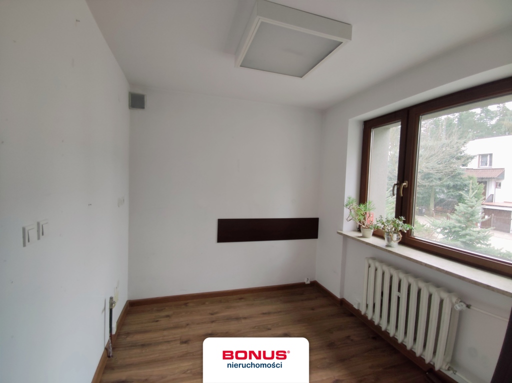 # Os. Bajkowe # skrajny, duży szereg # na biuro # (24)