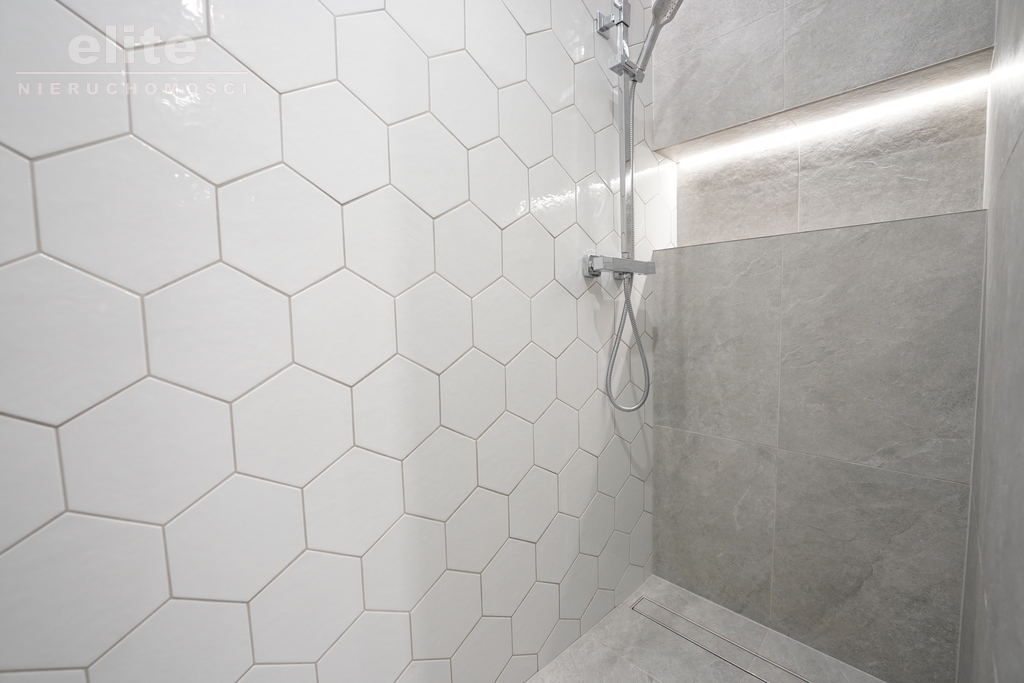 ŚRÓDMIEŚCIE, apartament 42m2 balkon+garaż (10)