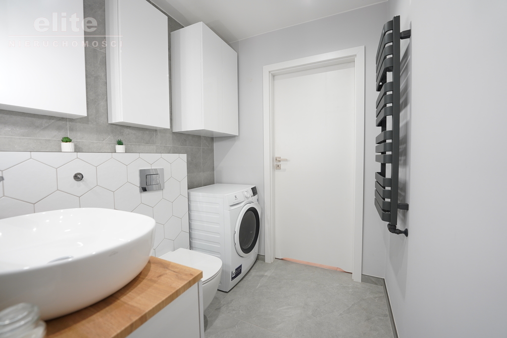 ŚRÓDMIEŚCIE, apartament 42m2 balkon+garaż (12)