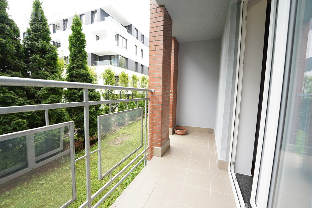 ŚRÓDMIEŚCIE, apartament 42m2 balkon+garaż (13)