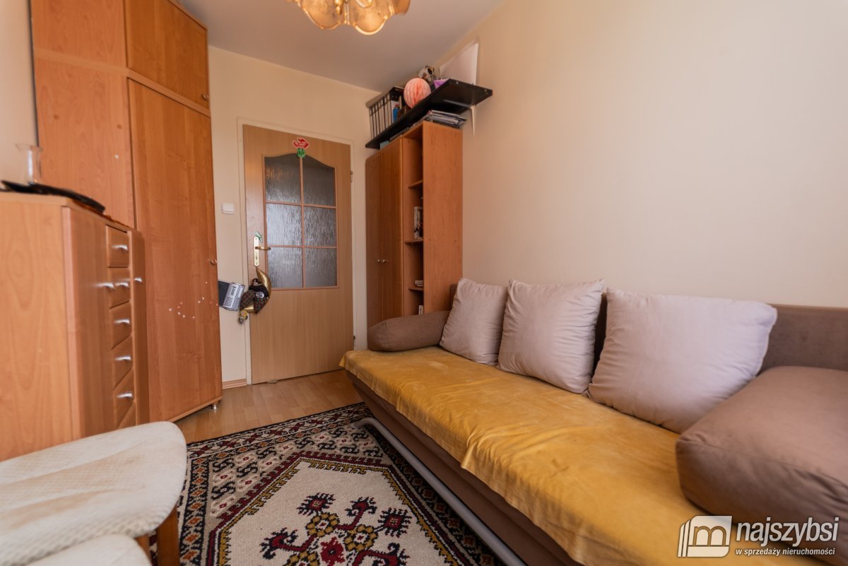 Łobez - umeblowane 4 pokoje, 2 balkony, centrum (11)