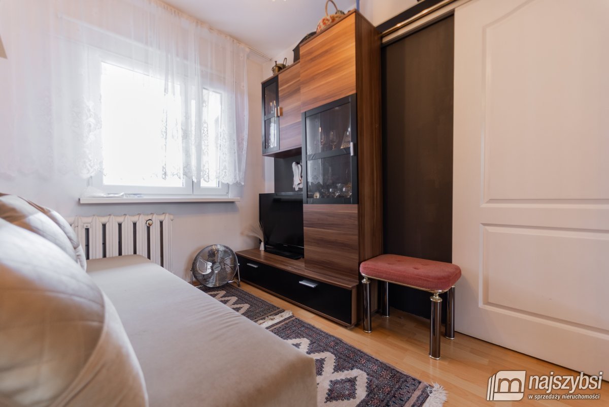 Łobez - umeblowane 4 pokoje, 2 balkony, centrum (8)