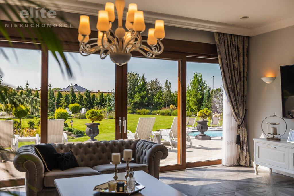 Na sprzedaż stylowy luksusowy dom z basenem ! (11)