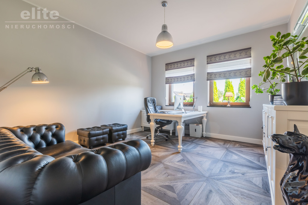 Na sprzedaż stylowy luksusowy dom z basenem ! (26)