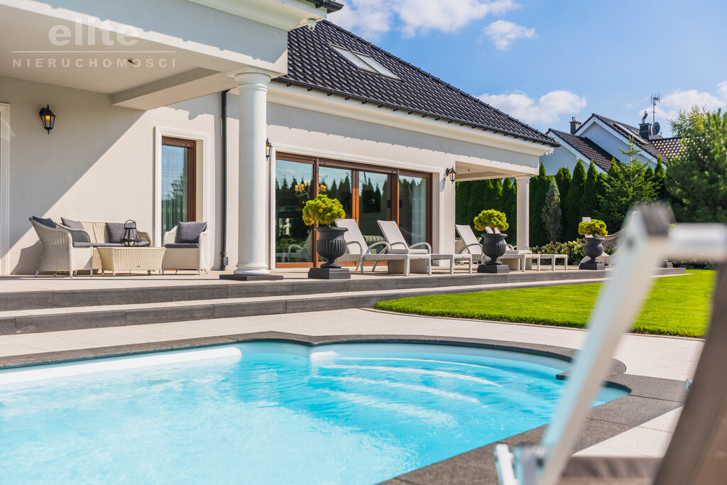 Na sprzedaż stylowy luksusowy dom z basenem ! (6)