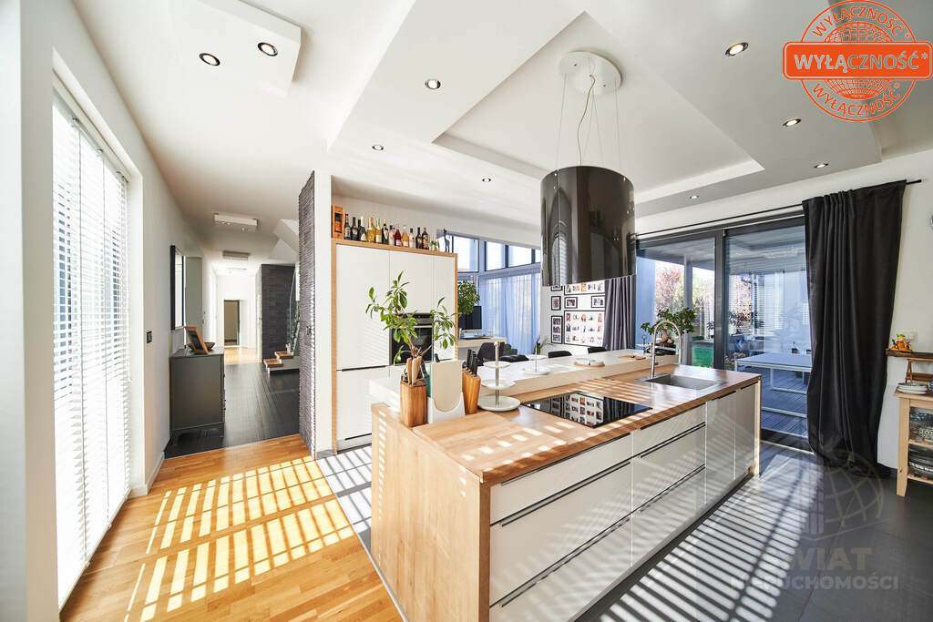 Nowoczesna Rezydencja w Dobrej (4)