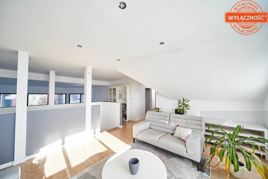 Nowoczesna Rezydencja w Dobrej (20)