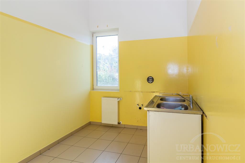 Lokal użytkowy, parter przy ul. Dąbka. (9)