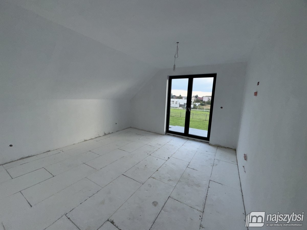 BIAŁOGARD-PIĘKNY DOM W CICHEJ OKOLICY (15)