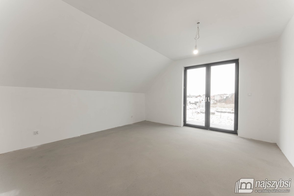 BIAŁOGARD-PIĘKNY DOM W CICHEJ OKOLICY (35)