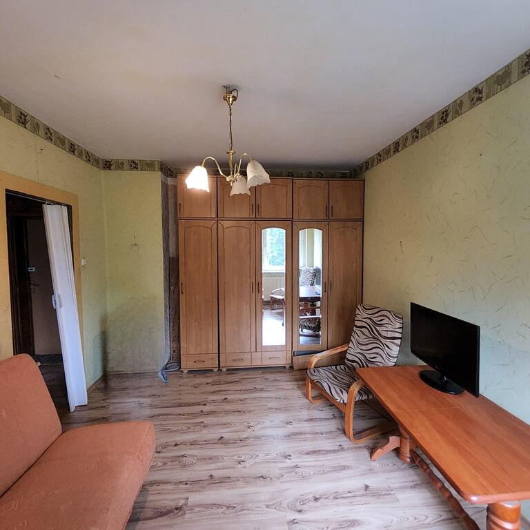 Przytulne 2 pokoje w niskim bloku (8)