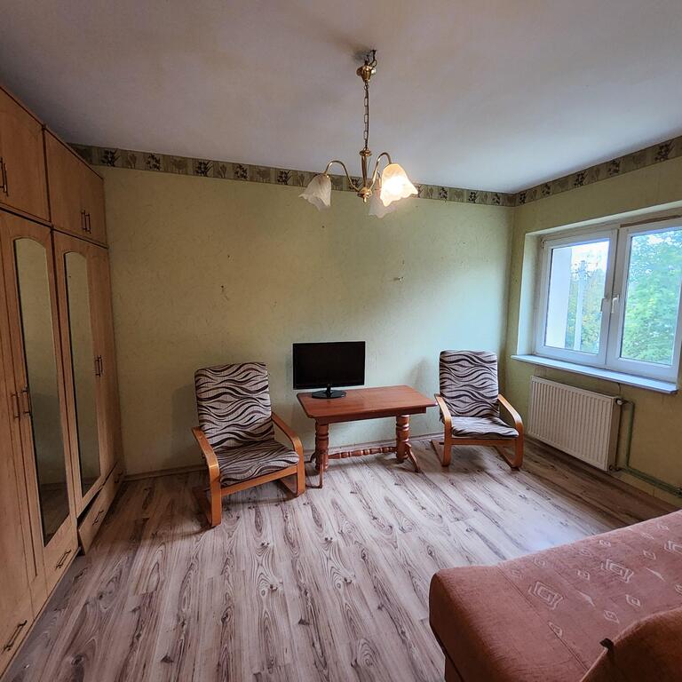 Przytulne 2 pokoje w niskim bloku (6)